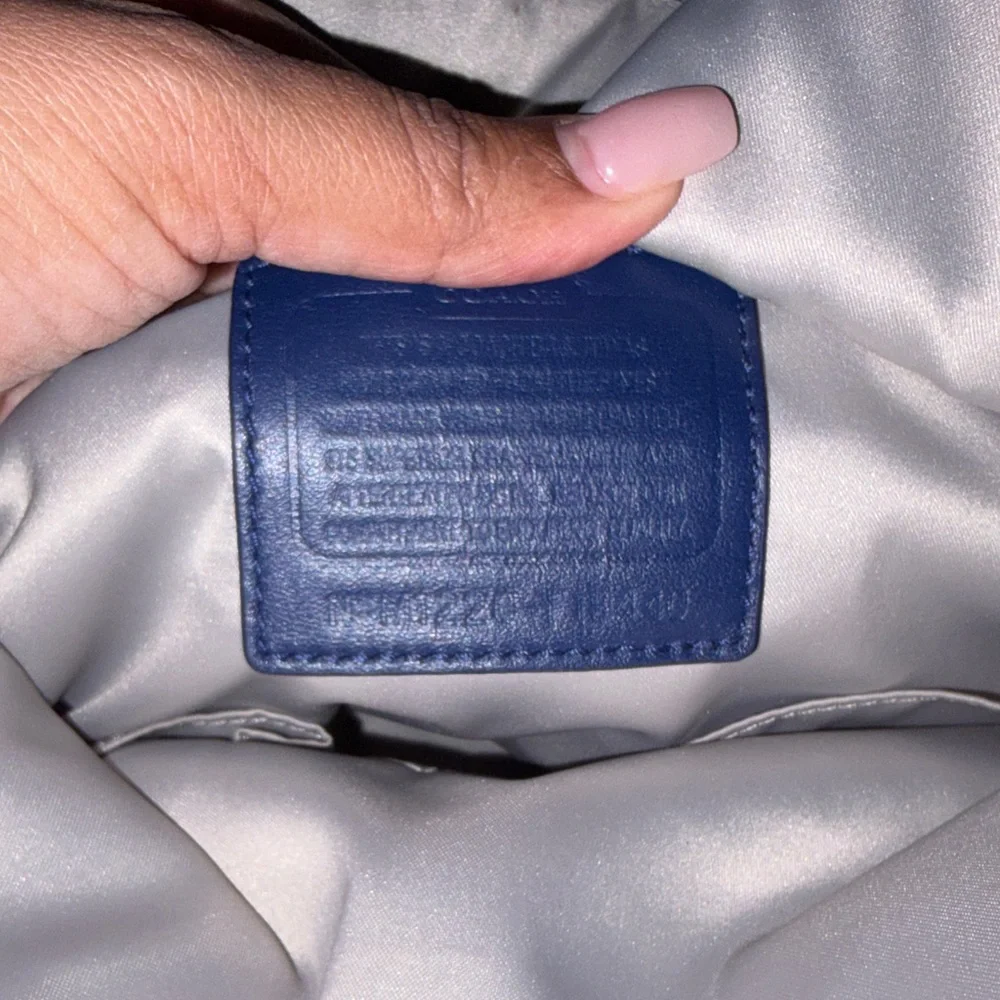 Elegant Navy Blue Women's Tote Bag - Picture 5 of 5